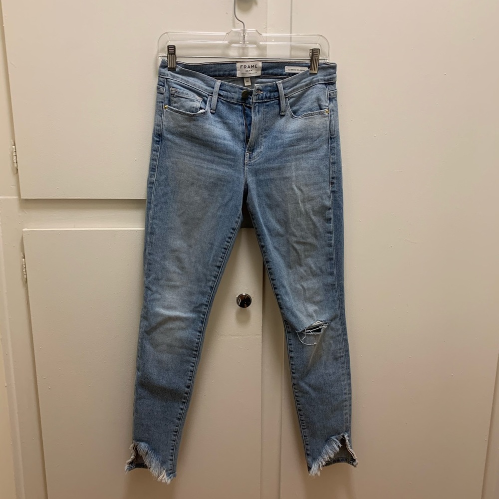 NWOT Frame Le skinny dreams Jeanne distressed